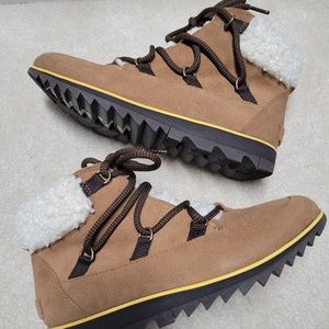 BRAND NEW SOREL HARLOW LACE COZY BOOTS